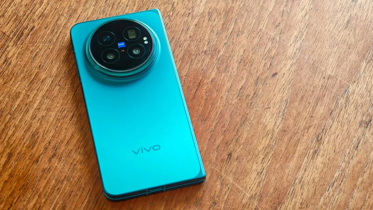 Katlanabilir Telefon Vivo X Fold6 Satışa Çıktı