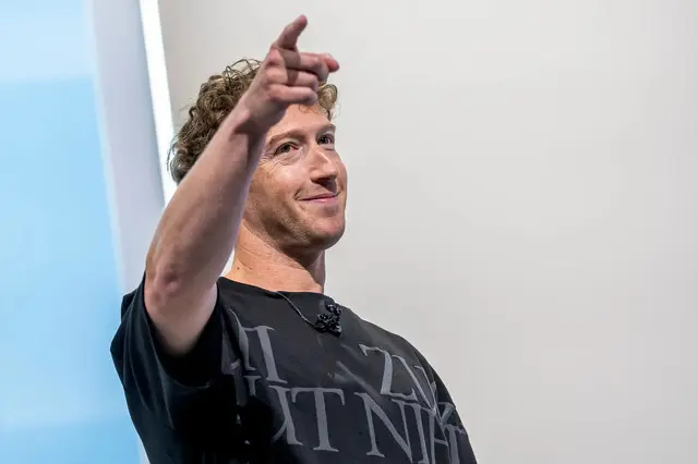 Yapay Zekâ Devleri "Yavaşlayalım" Diyor, Mark Zuckerberg Hız Kesmek İstemiyor!